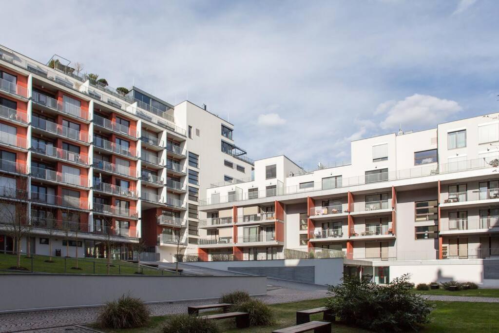 Jt'S Apartments Korunni Str. Praga Exterior foto