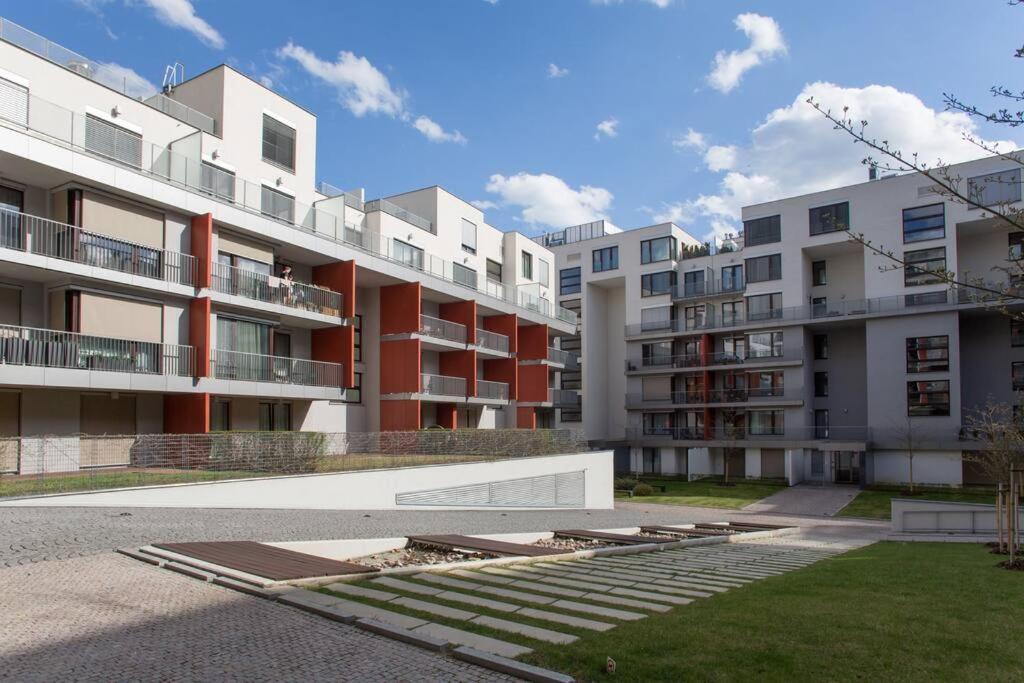 Jt'S Apartments Korunni Str. Praga Exterior foto