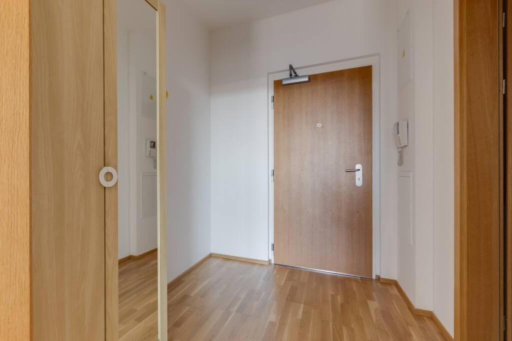 Jt'S Apartments Korunni Str. Praga Exterior foto